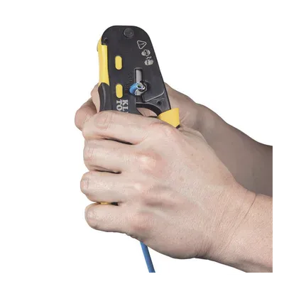 Galería 9 de Ponchadora/Pelacables/Cortacables con Matraca para Conectores Pass-Thru RJ45 y Conectores Estándar RJ11/RJ12.