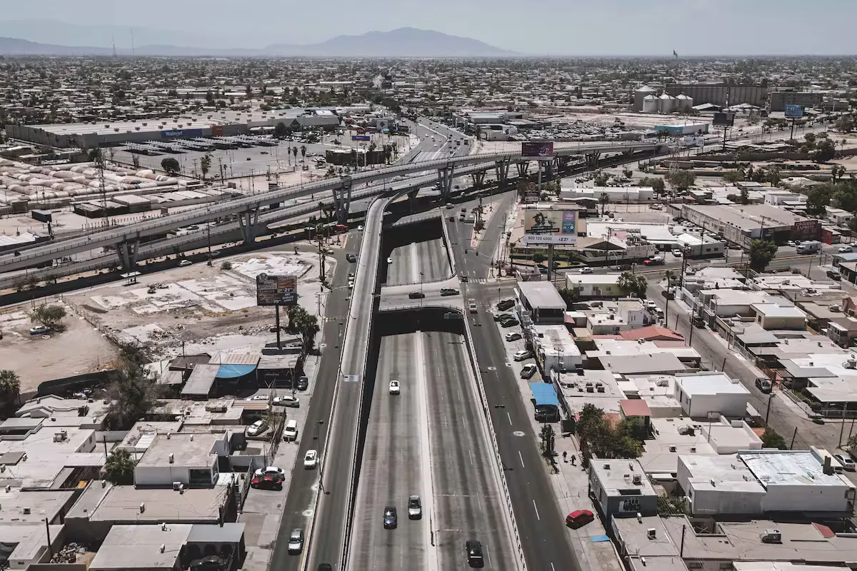 Calor Extremo en Mexicali: Por Qué Necesitas Aire Acondicionado Eficiente y Cómo Ahorrar en tu Recibo de Luz